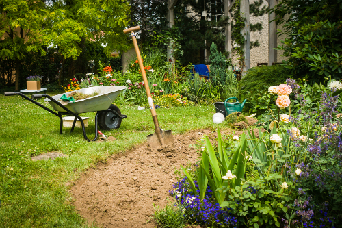 Nieuwe tuin met terras en beplanting
